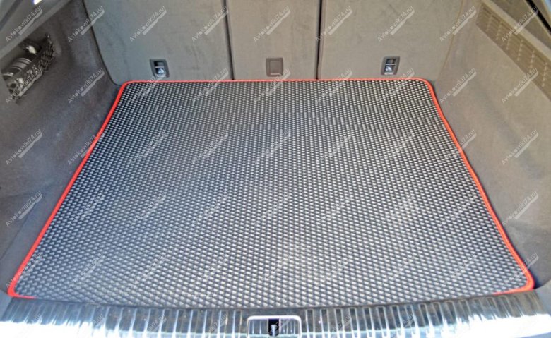 Коврик автомобильный