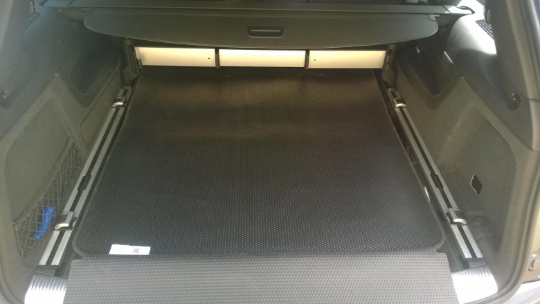 Коврик в багажник ауди q7