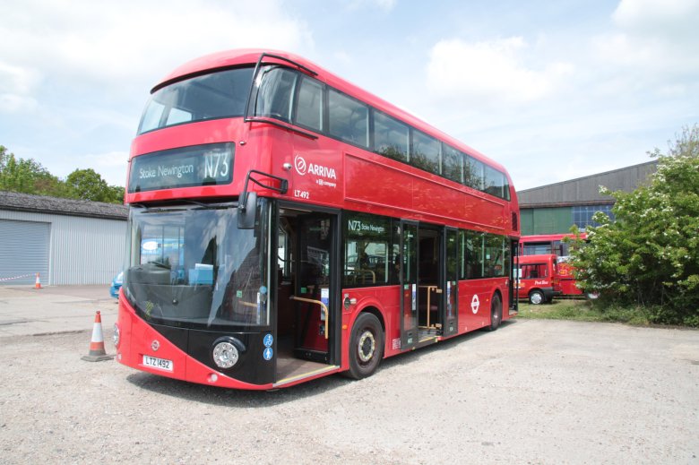 Двухэтажные автобусы в лондоне