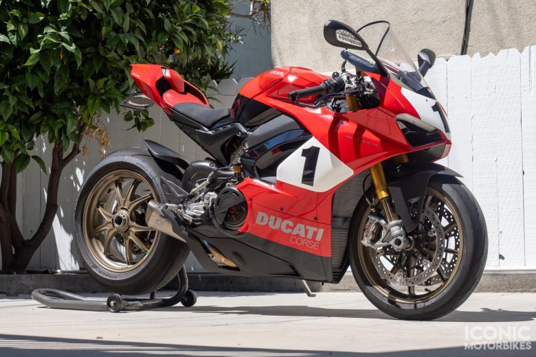Ducati panigale v 4 s