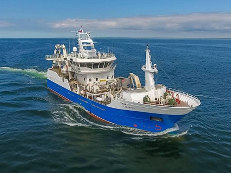 Траулер-сейнер проекта sk-3101r «ленинец»