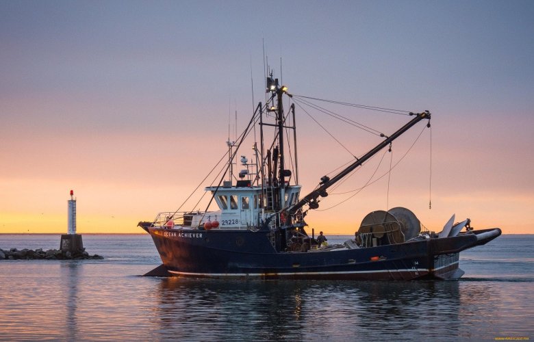 Малый рыболовный сейнер-траулер (мрс-150)