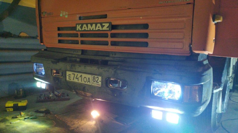 Фара противотуманная камаз 65115