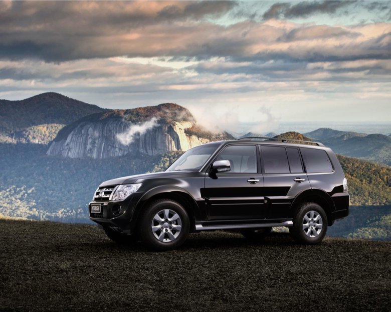 Mitsubishi pajero iv рестайлинг 2