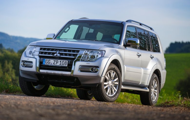 Mitsubishi pajero 2014