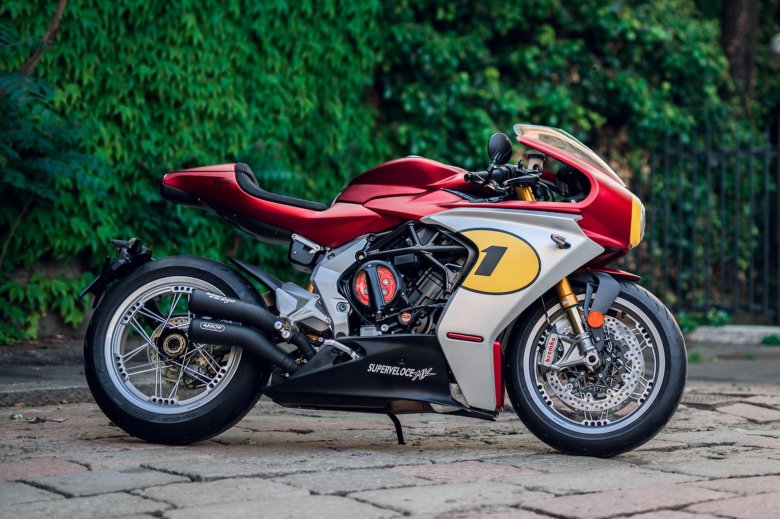 Mv agusta superveloce 800