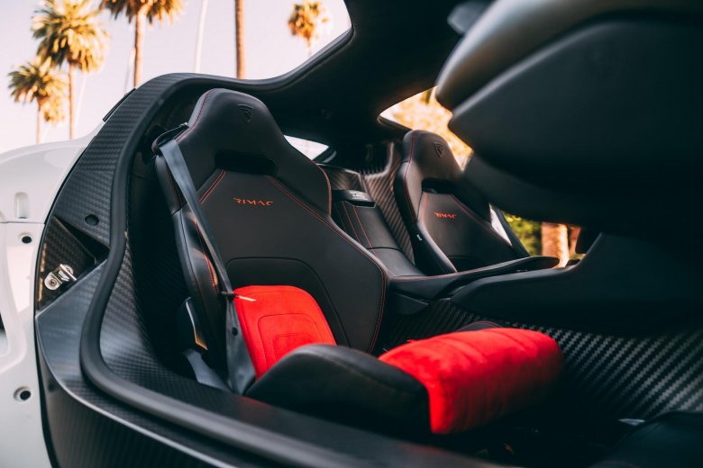 Rimac nevera интерьер