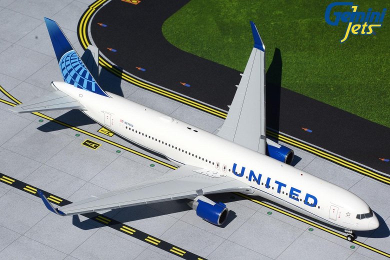 United airlines 777-200