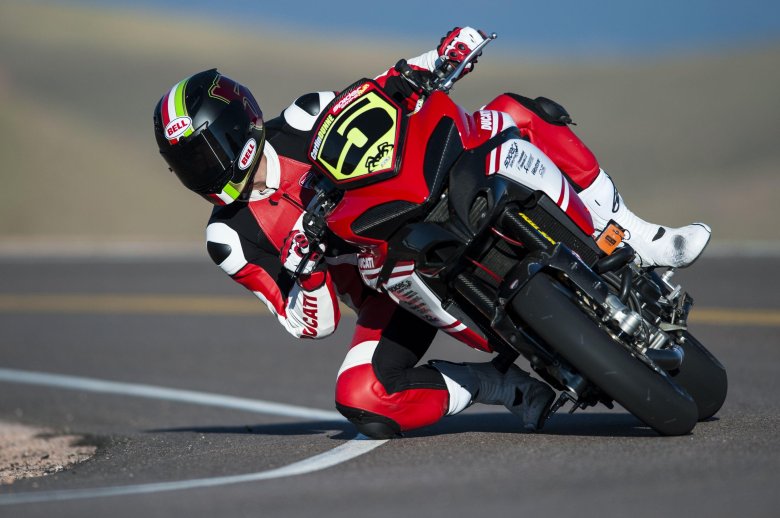 Ducati multistrada 1260 pikes peak