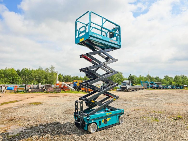 Электрический ножничный подъемник