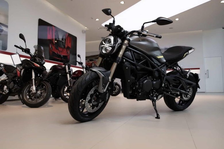 Мотоцикл benelli