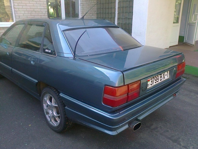Audi 100 c3