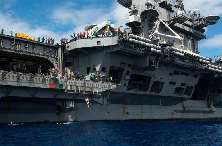 Авианосец карл винсон 1995