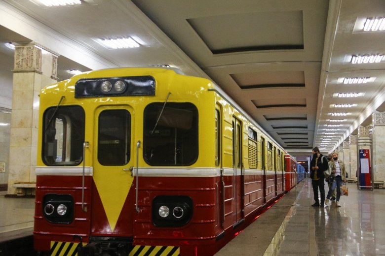 Партизанская вагоны метро