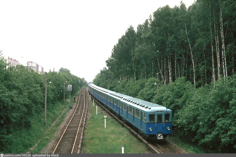 Вагон метро типа д