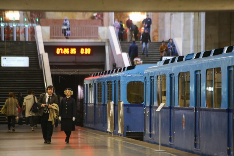 Парад поездов метро на станции партизанская