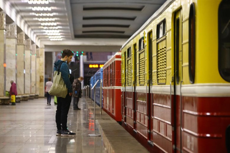 Выставка вагонов метро на партизанской