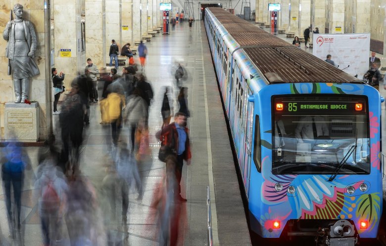 Москва поезд метро
