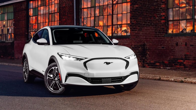 Ford mustang mach-e 2021