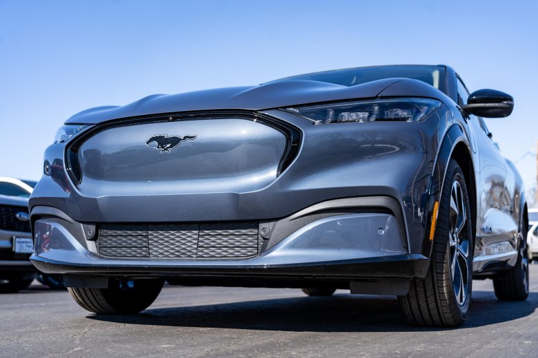 Ford mustang mach-e 2022