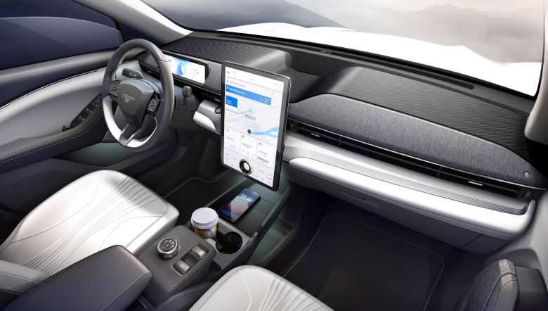 Ford mustang mach-e салон