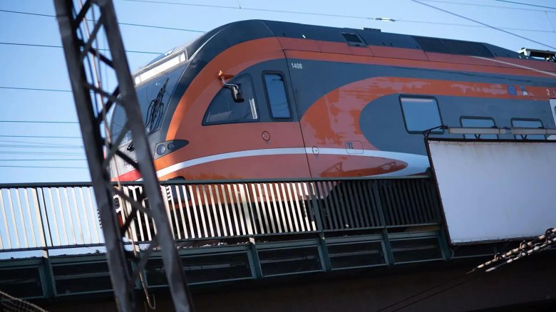 Пассажирский электропоезд