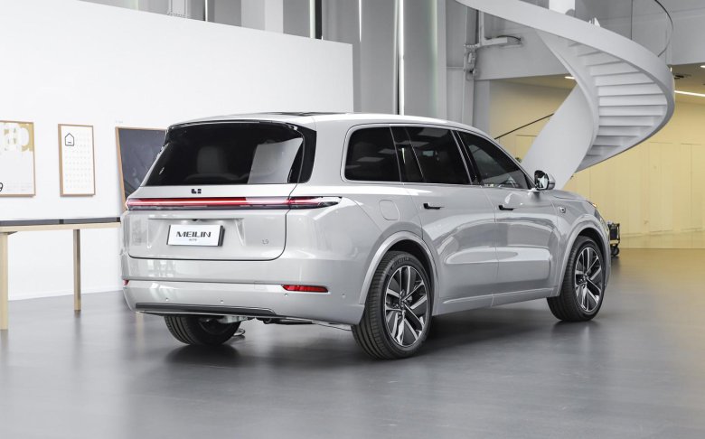 Китайский автомобиль li 9