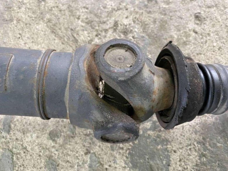 Карданный вал w210