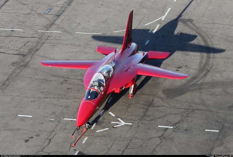 Ср-10 учебно-тренировочный реактивный самолет