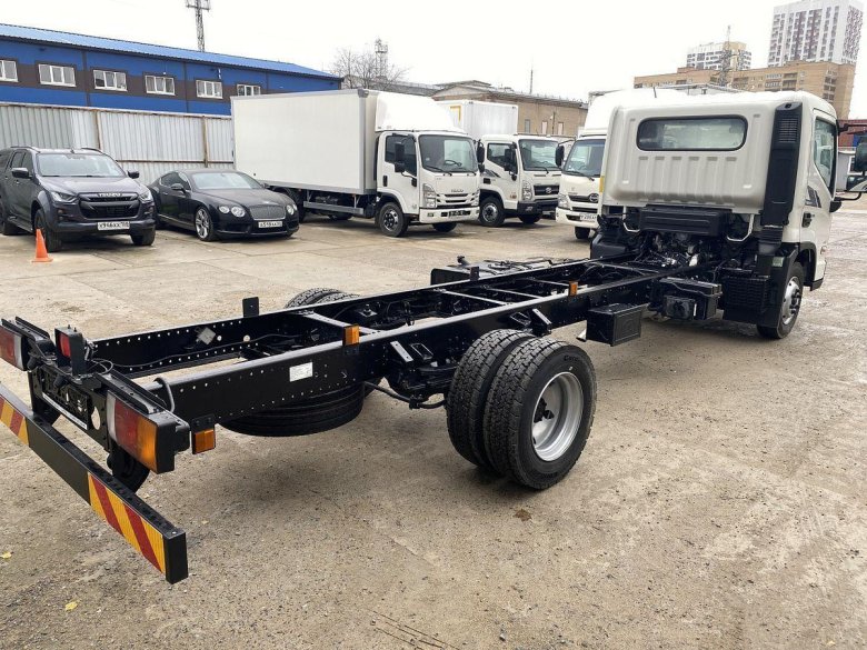 Isuzu nqr90 фургон