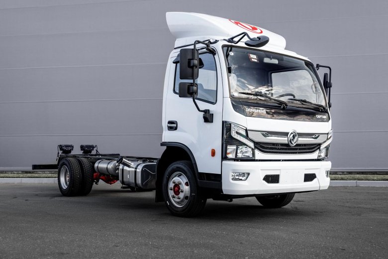 Китайский грузовик dongfeng 2023 тягач