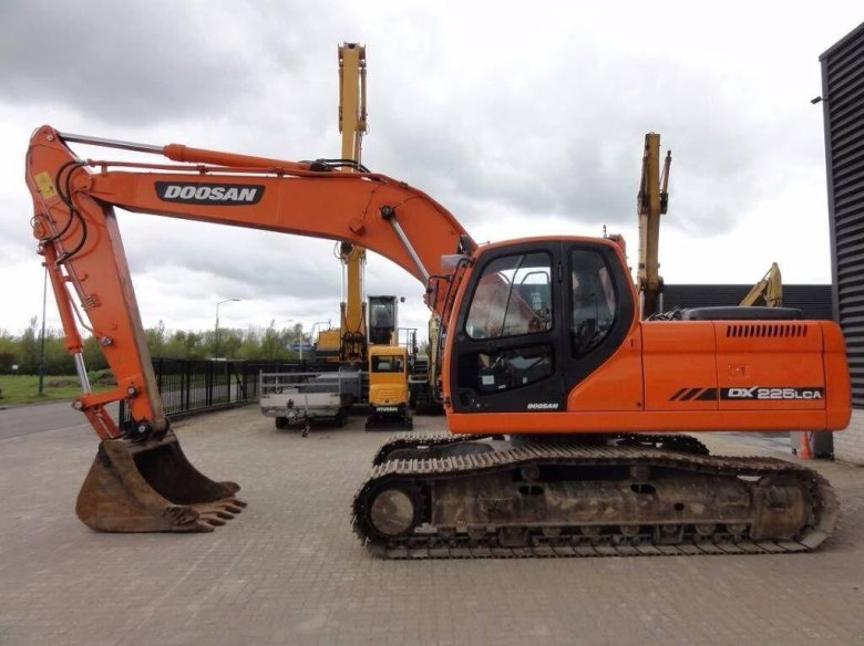 Doosan dx225lca