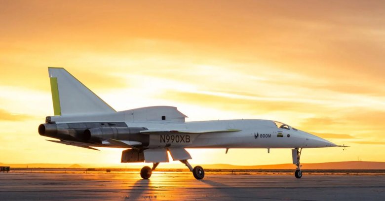 Сверхзвуковой пассажирский самолет