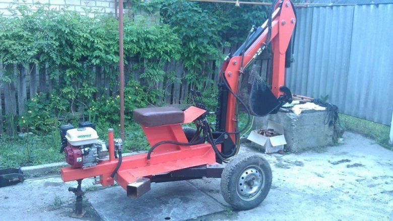 Мини экскаватор поворотный гуап-13