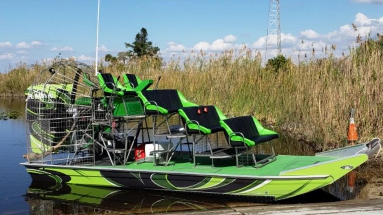 Камышовый airboat
