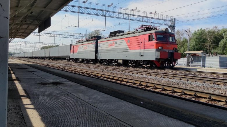 Грузовой поезд ржд