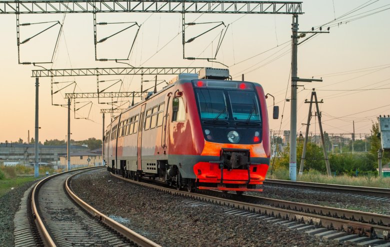 Пригородные поезда