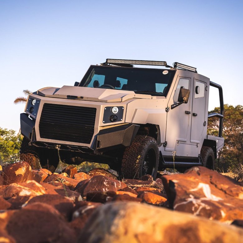 Бронированный внедорожник