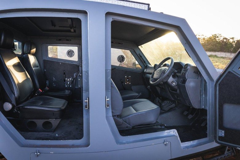 Toyota land cruiser 79