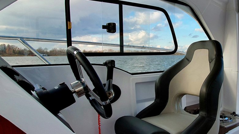 Лодка катер