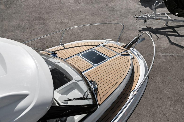 Катер phoenix 560