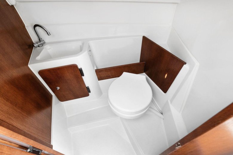 Парусная яхта