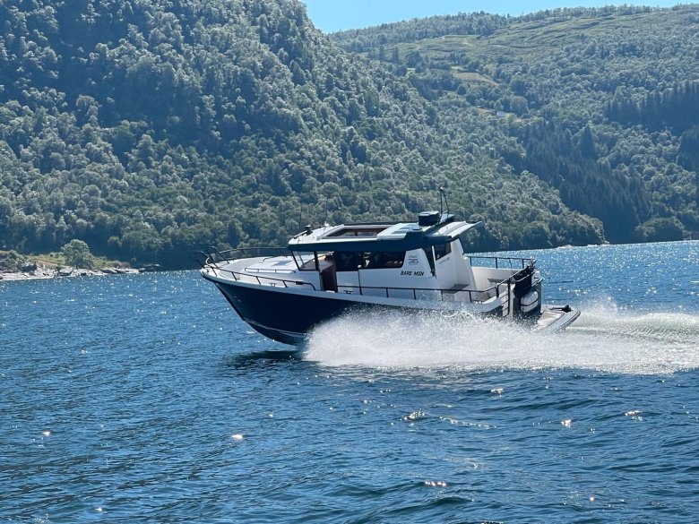 Морской катер