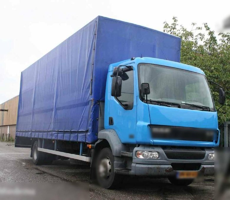 Тентованный грузовик