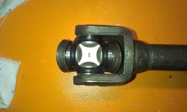 Крестовина кардана 2107