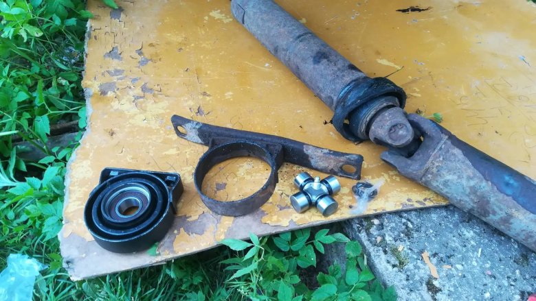 Подвесной подшипник карданного вала ваз 2106