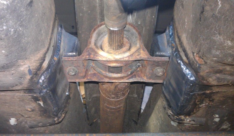 Крепление подвесного кардана ваз 2107