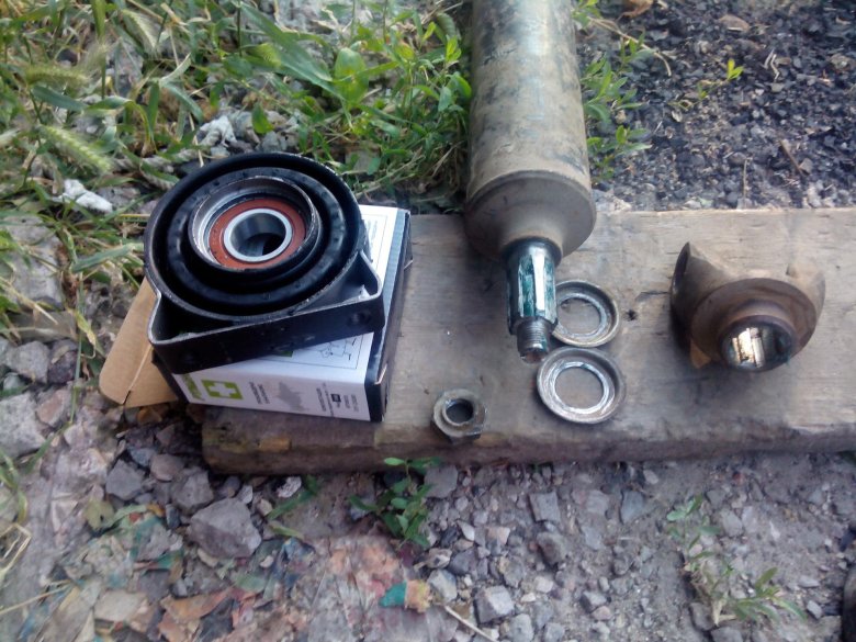 Подвесной подшипник ваз 2106