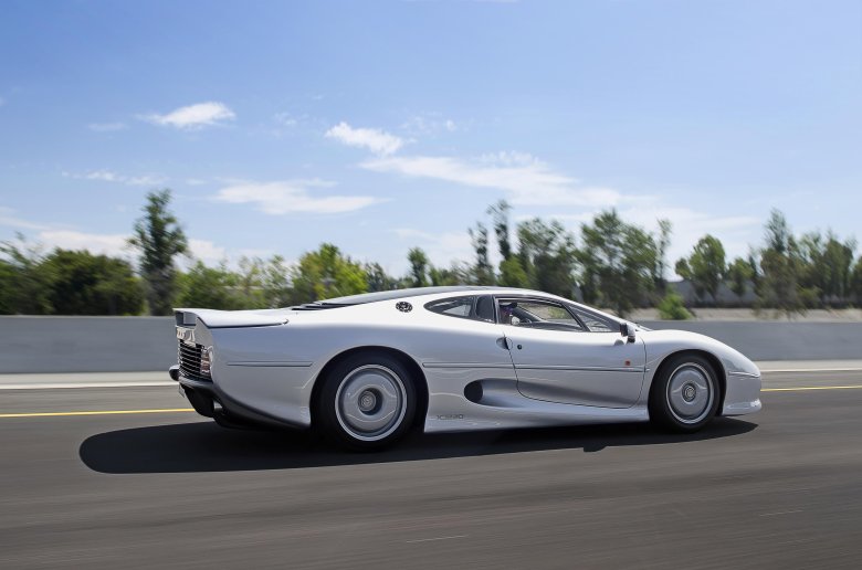 Jaguar xj220 gt