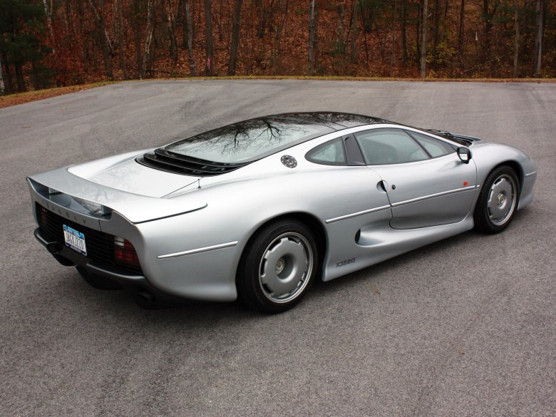 Jaguar xj 220